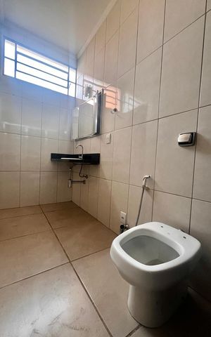 Casa à venda com 153m², 3 quartos e 2 vagas Casa à venda com 153m², 3 quartos e 2 vagasBanheiro da Suíte