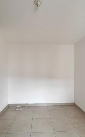 Casa à venda com 153m², 3 quartos e 2 vagas Casa à venda com 153m², 3 quartos e 2 vagasQuarto 2
