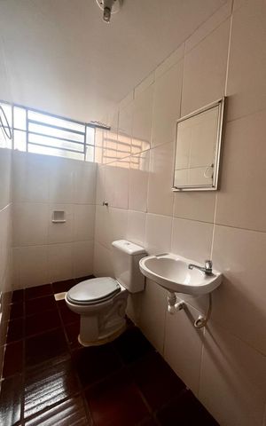 Casa à venda com 153m², 3 quartos e 2 vagas Casa à venda com 153m², 3 quartos e 2 vagasBanheiro Edícula