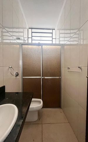 Casa à venda com 153m², 3 quartos e 2 vagas Casa à venda com 153m², 3 quartos e 2 vagasBanheiro