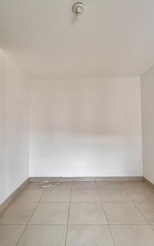 Casa à venda com 153m², 3 quartos e 2 vagas Casa à venda com 153m², 3 quartos e 2 vagasQuarto 3