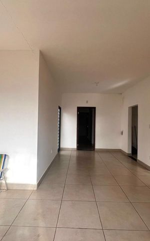 Casa à venda com 153m², 3 quartos e 2 vagas Casa à venda com 153m², 3 quartos e 2 vagasSala
