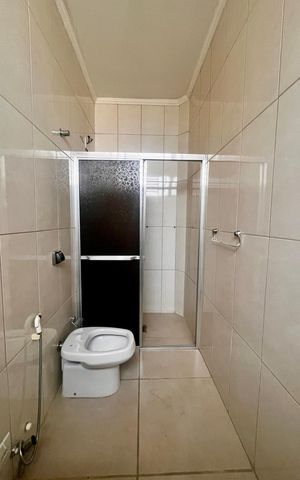 Casa à venda com 153m², 3 quartos e 2 vagas Casa à venda com 153m², 3 quartos e 2 vagasBanheiro da Suíte