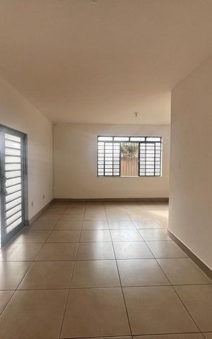 Casa à venda com 153m², 3 quartos e 2 vagas Casa à venda com 153m², 3 quartos e 2 vagasSala