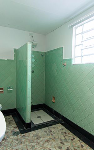 Casa à venda com 115m², 2 quartos e 1 vaga Casa à venda com 115m², 2 quartos e 1 vagaBanheiro da suíte