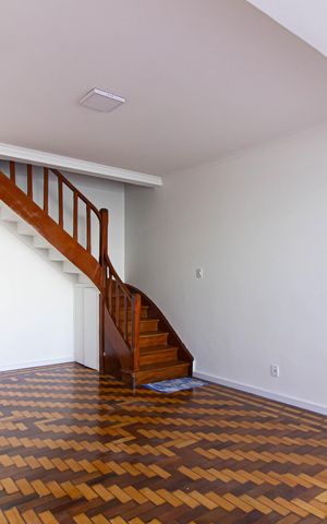 Casa à venda com 115m², 2 quartos e 1 vaga Casa à venda com 115m², 2 quartos e 1 vagaSala