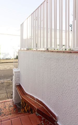Casa à venda com 115m², 2 quartos e 1 vaga Casa à venda com 115m², 2 quartos e 1 vagaVaranda