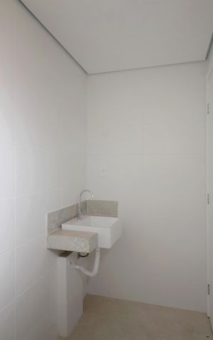 Apartamento à venda com 82m², 3 quartos e 2 vagasBanheiro da Suíte