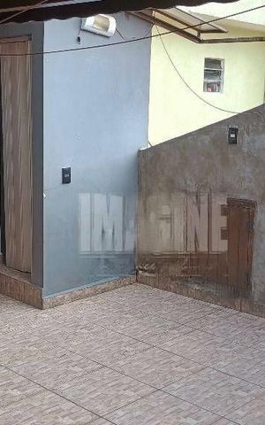 Casa à venda com 102m², 2 quartos e 2 vagas