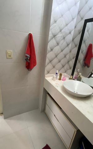 Casa à venda com 513m², 6 quartos e 3 vagas Casa à venda com 513m², 6 quartos e 3 vagasBanheiro Suíte 2