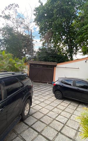 Casa à venda com 513m², 6 quartos e 3 vagas Casa à venda com 513m², 6 quartos e 3 vagasGaragem