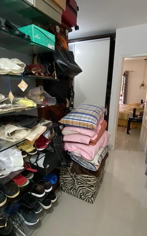 Casa à venda com 513m², 6 quartos e 3 vagas Casa à venda com 513m², 6 quartos e 3 vagasCloset Suíte 1