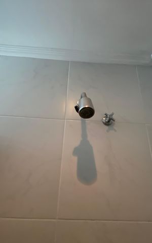 Casa à venda com 513m², 6 quartos e 3 vagas Casa à venda com 513m², 6 quartos e 3 vagasBanheiro Suíte 2