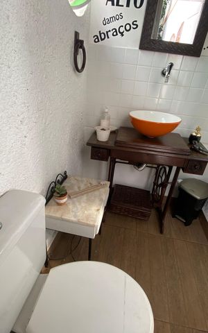 Casa à venda com 513m², 6 quartos e 3 vagas Casa à venda com 513m², 6 quartos e 3 vagasBanheiro de Serviço