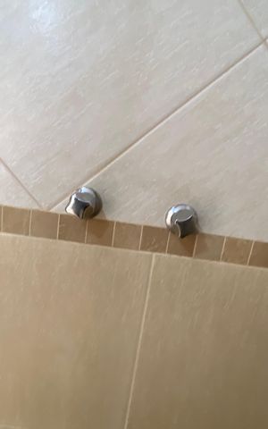 Casa à venda com 513m², 6 quartos e 3 vagas Casa à venda com 513m², 6 quartos e 3 vagasBanheiro Social