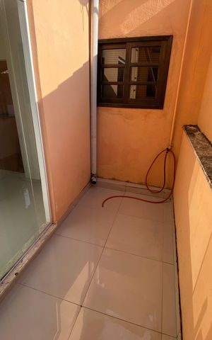 Casa à venda com 513m², 6 quartos e 3 vagas Casa à venda com 513m², 6 quartos e 3 vagasVaranda