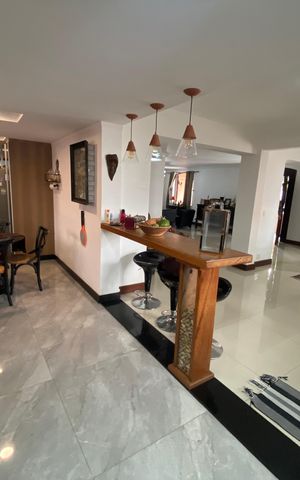 Casa à venda com 513m², 6 quartos e 3 vagas Casa à venda com 513m², 6 quartos e 3 vagasCozinha