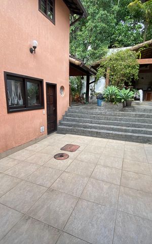 Casa à venda com 513m², 6 quartos e 3 vagas Casa à venda com 513m², 6 quartos e 3 vagasÁrea Gourmet