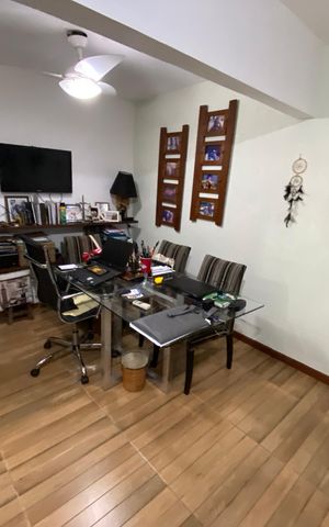 Casa à venda com 513m², 6 quartos e 3 vagas Casa à venda com 513m², 6 quartos e 3 vagasEscritório