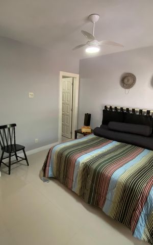 Casa à venda com 513m², 6 quartos e 3 vagas Casa à venda com 513m², 6 quartos e 3 vagasQuarto 1