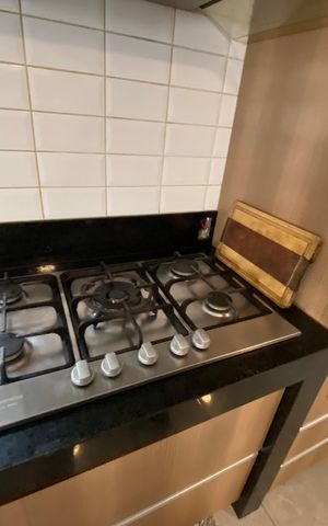 Casa à venda com 513m², 6 quartos e 3 vagas Casa à venda com 513m², 6 quartos e 3 vagasCozinha