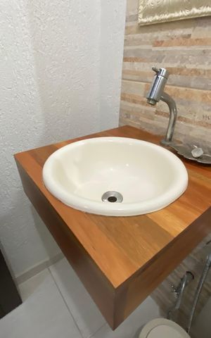 Casa à venda com 513m², 6 quartos e 3 vagas Casa à venda com 513m², 6 quartos e 3 vagasBanheiro Social