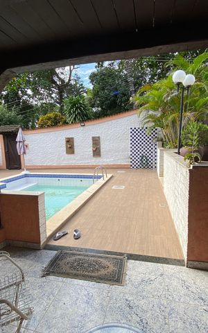 Casa à venda com 513m², 6 quartos e 3 vagas Casa à venda com 513m², 6 quartos e 3 vagasVista da Sala