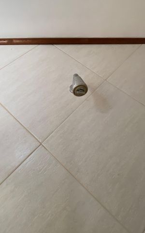 Casa à venda com 513m², 6 quartos e 3 vagas Casa à venda com 513m², 6 quartos e 3 vagasBanheiro Social