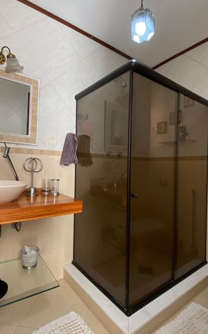 Casa à venda com 513m², 6 quartos e 3 vagas Casa à venda com 513m², 6 quartos e 3 vagasBanheiro Social