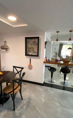 Casa à venda com 513m², 6 quartos e 3 vagas Casa à venda com 513m², 6 quartos e 3 vagasCozinha