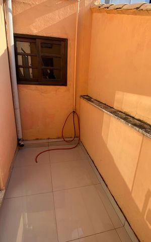 Casa à venda com 513m², 6 quartos e 3 vagas Casa à venda com 513m², 6 quartos e 3 vagasVaranda