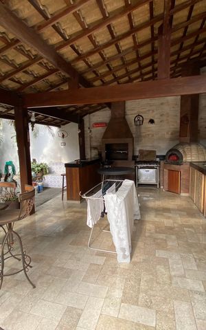 Casa à venda com 513m², 6 quartos e 3 vagas Casa à venda com 513m², 6 quartos e 3 vagasÁrea Gourmet