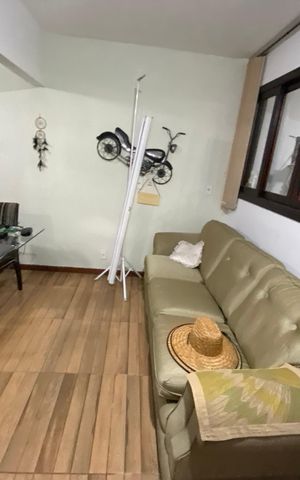 Casa à venda com 513m², 6 quartos e 3 vagas Casa à venda com 513m², 6 quartos e 3 vagasEscritório