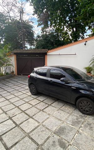 Casa à venda com 513m², 6 quartos e 3 vagas Casa à venda com 513m², 6 quartos e 3 vagasGaragem