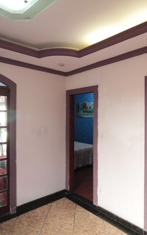 Casa à venda com 140m², 3 quartos e 2 vagasSala