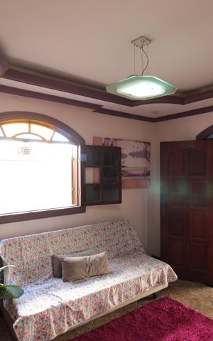 Casa à venda com 140m², 3 quartos e 2 vagasSala