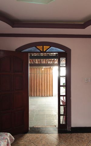 Casa à venda com 140m², 3 quartos e 2 vagasSala