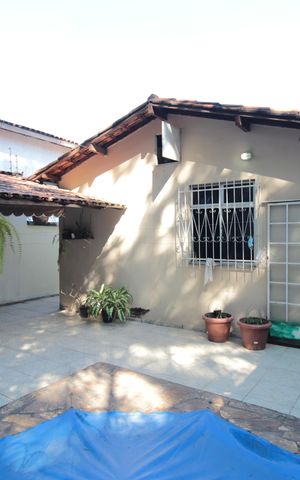 Casa à venda com 140m², 3 quartos e 2 vagasPiscina