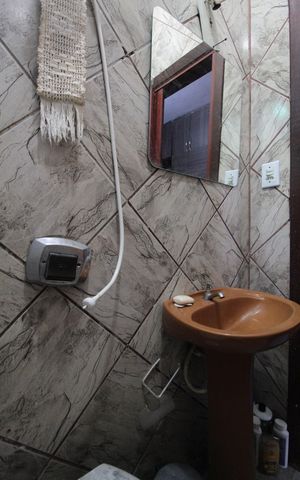 Casa à venda com 140m², 3 quartos e 2 vagasBanheiro da Suíte
