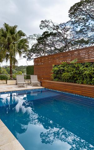 Casa de condomínio à venda com 754m², 4 quartos e 6 vagas Casa de condomínio à venda com 754m², 4 quartos e 6 vagasPiscina