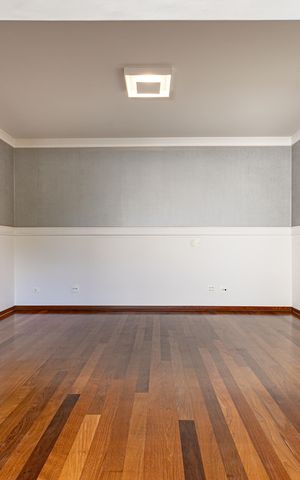 Casa de condomínio à venda com 754m², 4 quartos e 6 vagas Casa de condomínio à venda com 754m², 4 quartos e 6 vagasSala