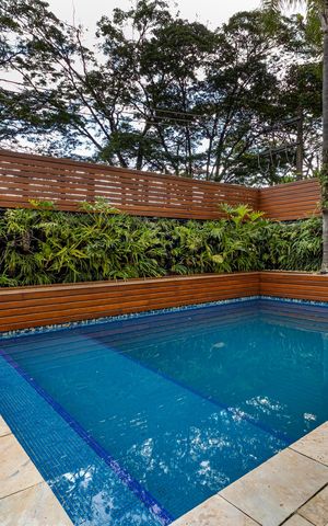 Casa de condomínio à venda com 754m², 4 quartos e 6 vagas Casa de condomínio à venda com 754m², 4 quartos e 6 vagasPiscina