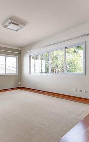 Casa de condomínio à venda com 754m², 4 quartos e 6 vagas Casa de condomínio à venda com 754m², 4 quartos e 6 vagasQuarto 1
