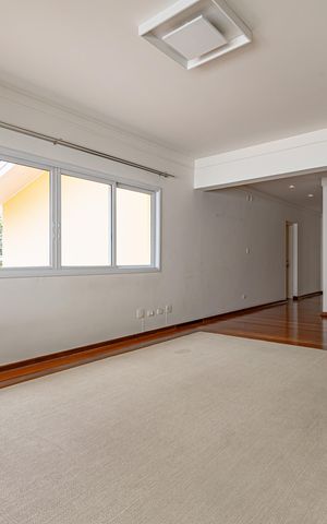Casa de condomínio à venda com 754m², 4 quartos e 6 vagas Casa de condomínio à venda com 754m², 4 quartos e 6 vagasQuarto 1