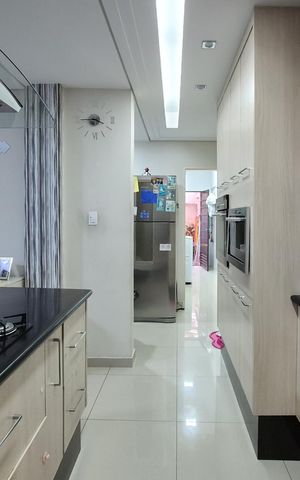 Casa à venda com 236m², 3 quartos e 3 vagas Casa à venda com 236m², 3 quartos e 3 vagasCozinha