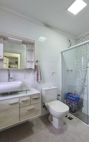 Casa à venda com 236m², 3 quartos e 3 vagas Casa à venda com 236m², 3 quartos e 3 vagasBanheiro da Suíte 3