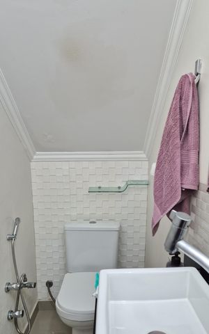 Casa à venda com 236m², 3 quartos e 3 vagas Casa à venda com 236m², 3 quartos e 3 vagasLavabo