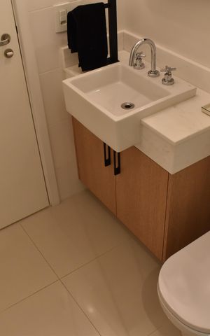 Apartamento à venda com 66m², 2 quartos e 1 vagaBanheiro Social