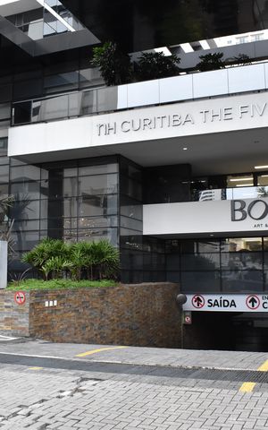 Apartamento à venda com 66m², 2 quartos e 1 vagaFachada
