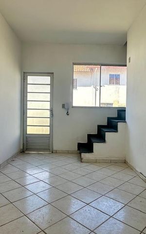 Casa à venda com 50m², 2 quartos e 1 vaga Casa à venda com 50m², 2 quartos e 1 vagaSala
